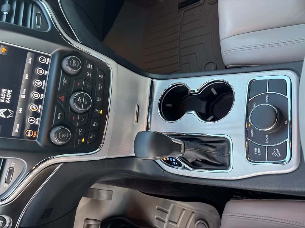 Used 2018 White Jeep Limited image 19