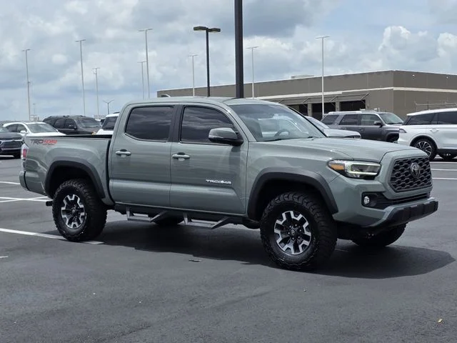 2023 Toyota Tacoma SR Double Cab 4WD V6 Auto Short Bed's photo
