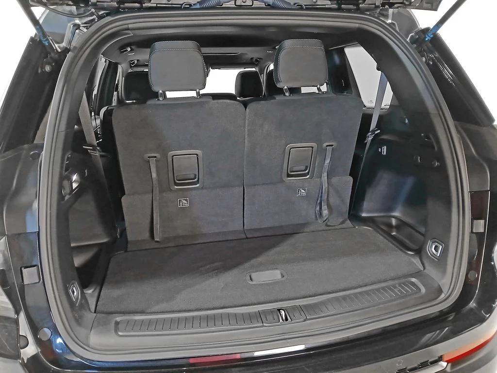 Used 2025 Black Jeep Laredo image 8