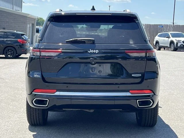 Used 2022 Black Jeep Summit image 12
