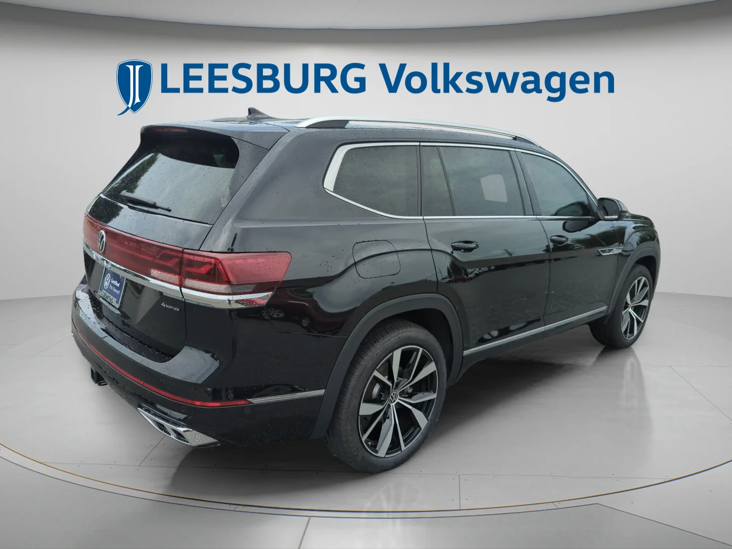 Used 2026 Deep Black Volkswagen 2.0T SEL Premium R-Line image 5