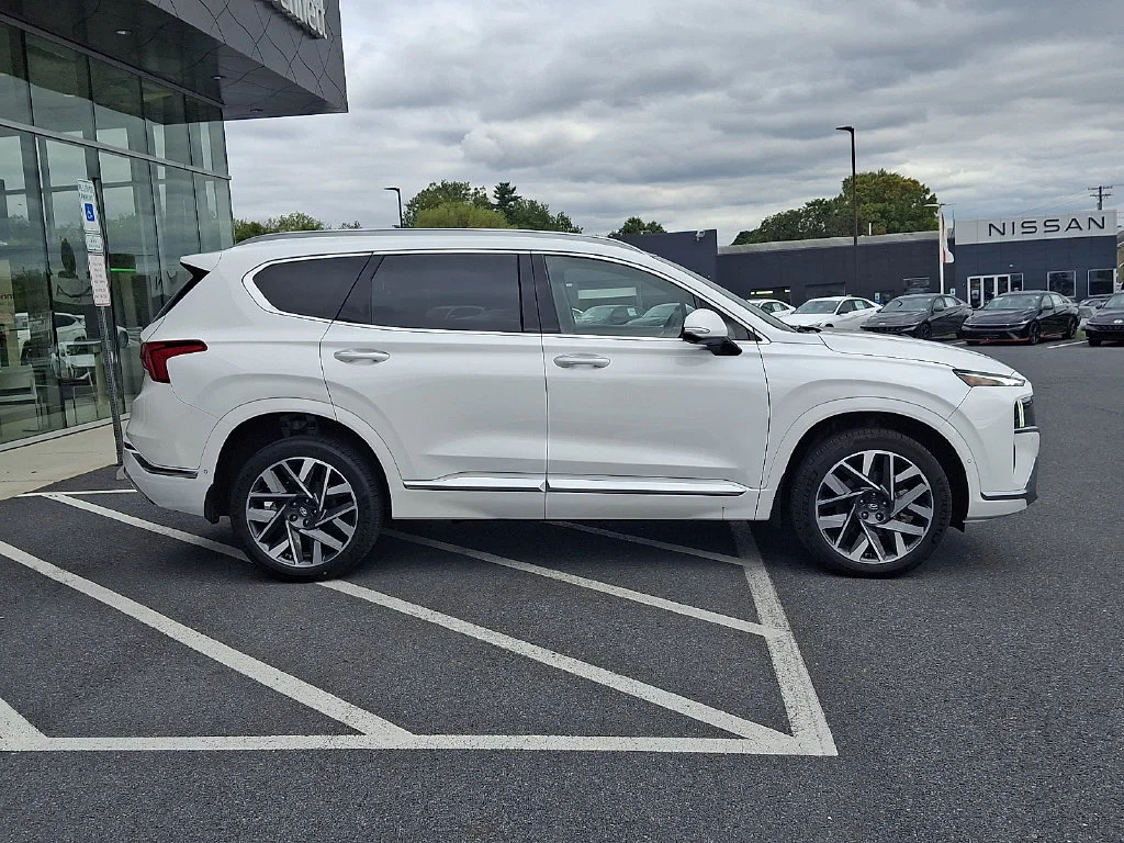 Used 2023 White Hyundai Calligraphy image 7