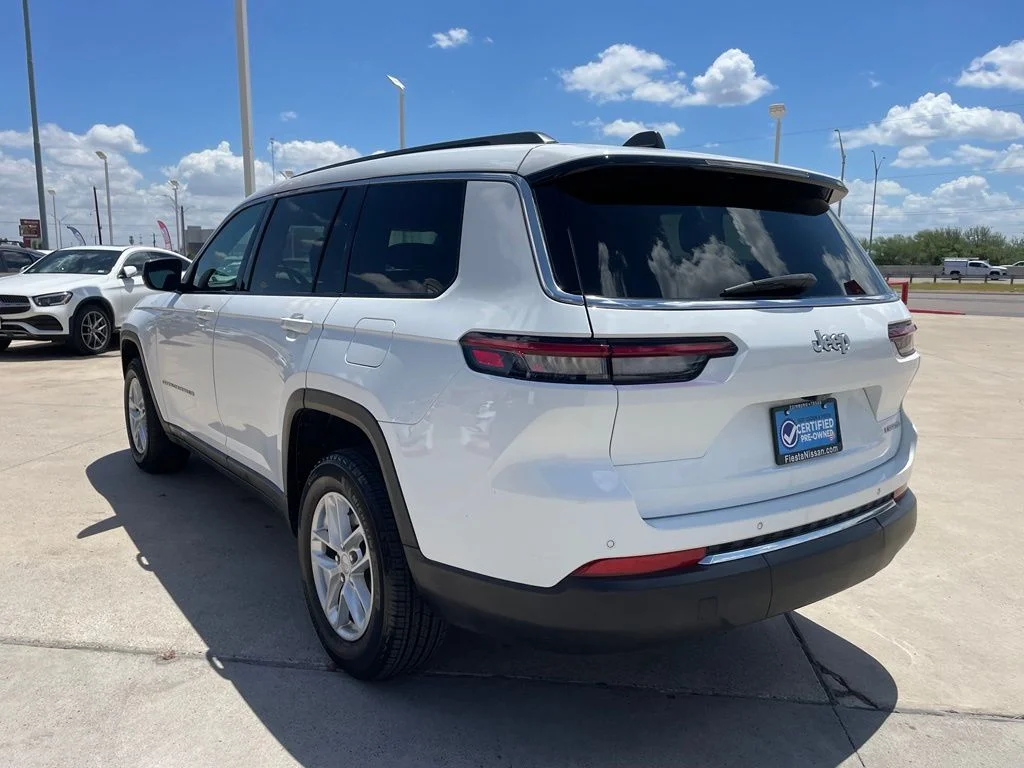 Used 2024 White Jeep Laredo image 5