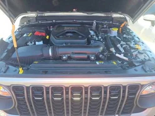 Used 2024 Silver Zynith Clearcoat Jeep Sport S image 16