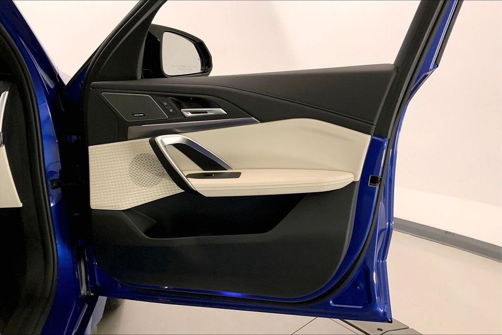 Used 2026 Portimao Blue Metallic BMW  image 25