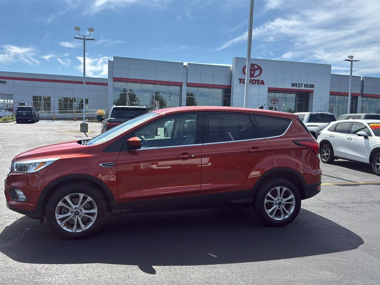 Used 2019 Sedona Orange Ford SE image 6