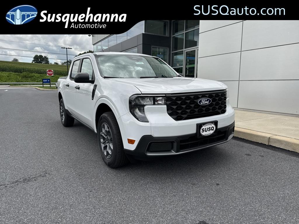 New 2026 Oxford White Ford XLT image 1