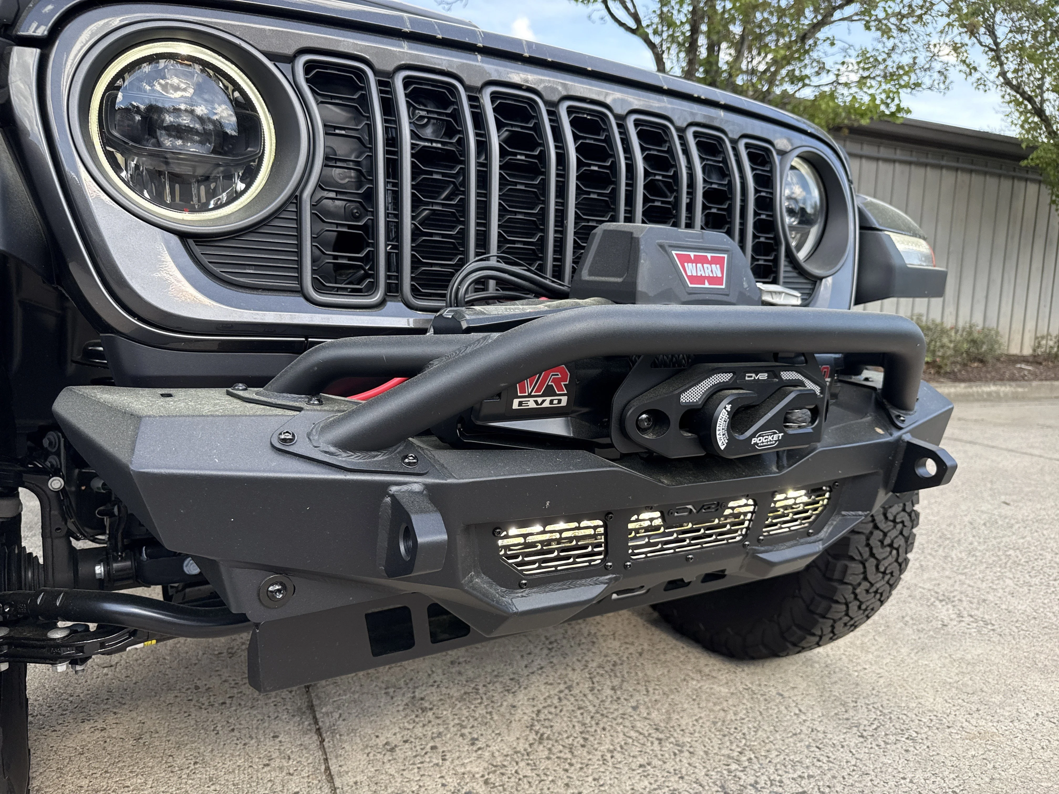 New 2026 Granite Crystal Metallic Clearcoat Jeep Rubicon image 33