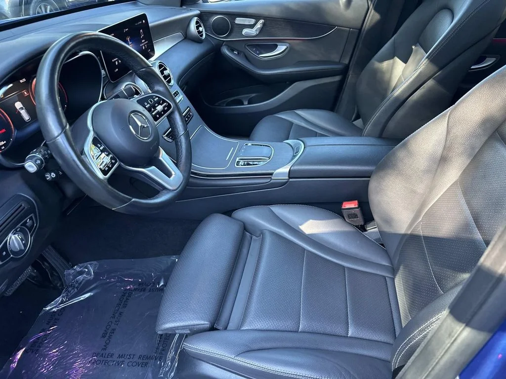 Used 2022 Blue Metallic Mercedes-Benz GLC 300 image 17