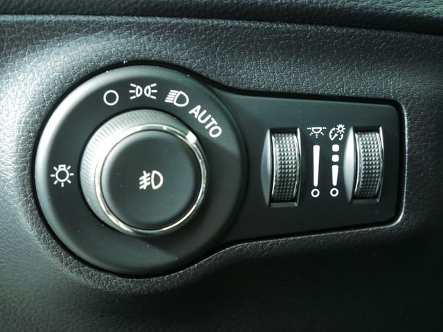 Used 2020 White Jeep Limited image 24