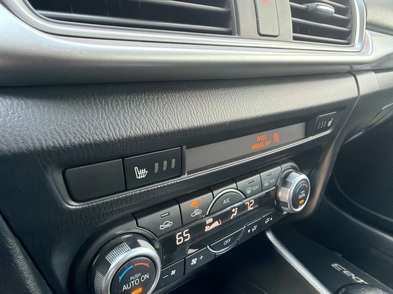Used 2018 White Mazda Touring image 9