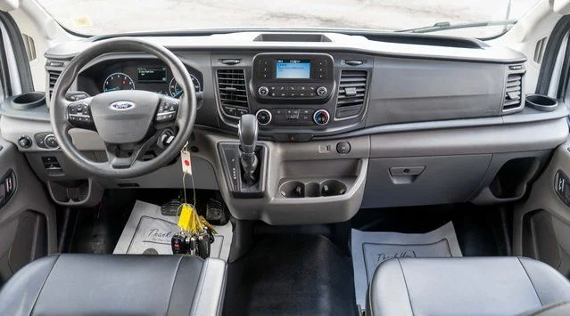Used 2024  Ford Base image 12