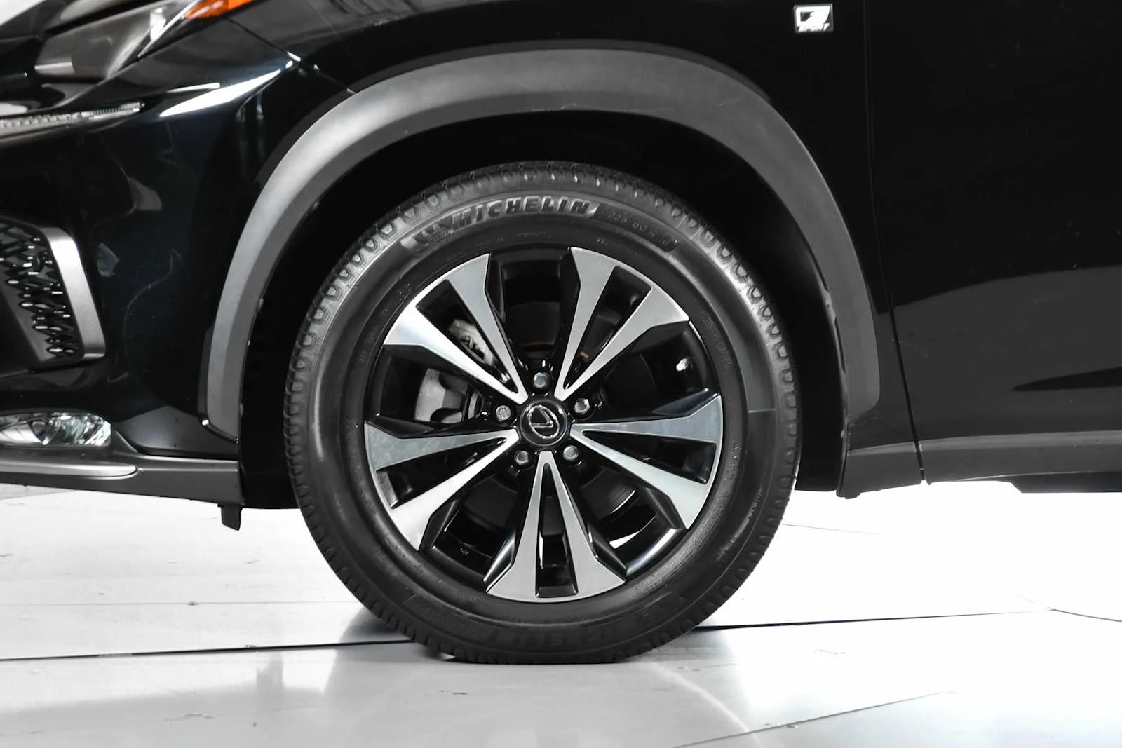 Used 2019 Obsidian Lexus F SPORT image 10