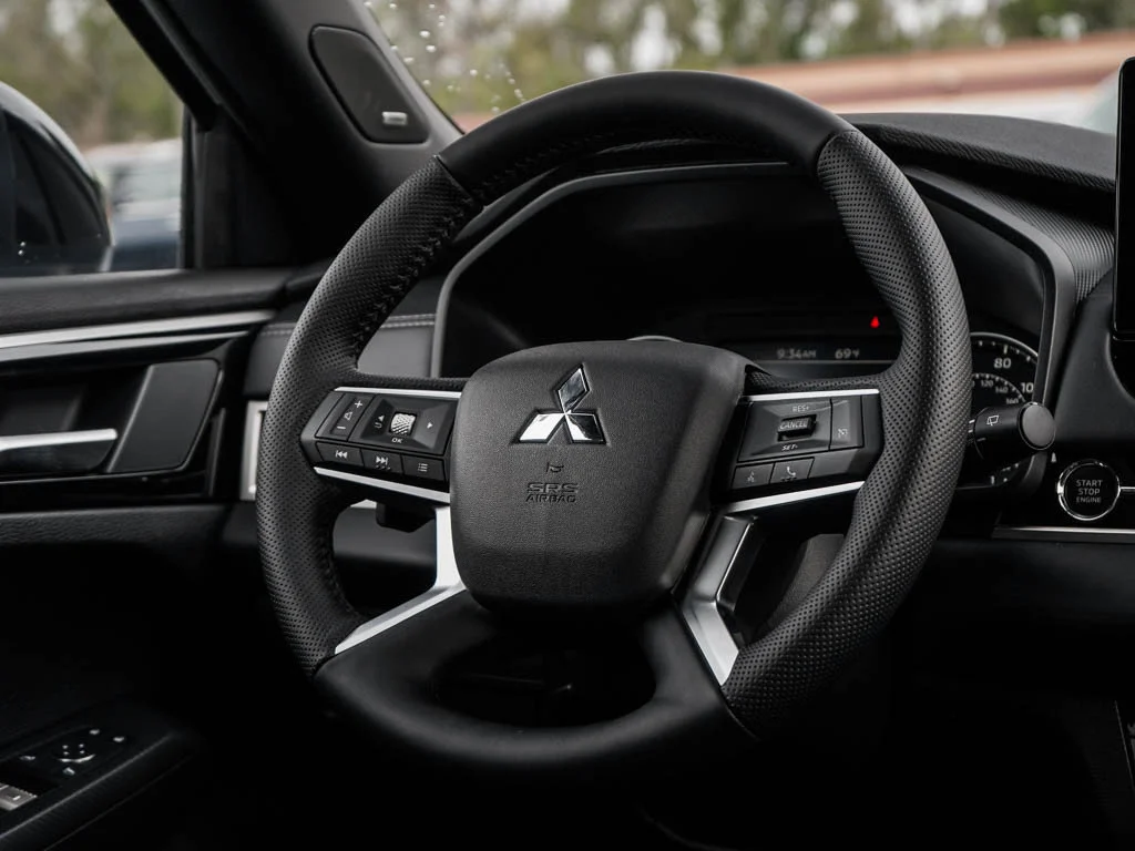 New 2026 White Diamond Mitsubishi LE 1.5T S-AWC image 14