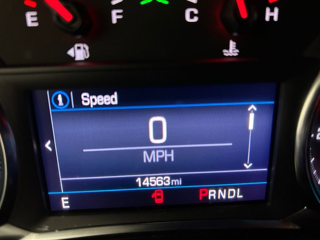 Used 2022 White Chevrolet LT image 10