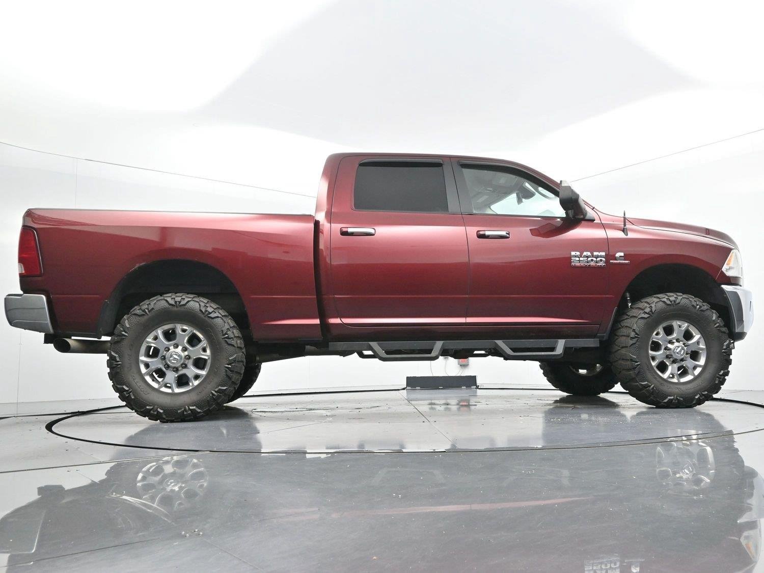 Used 2017 Delmonico Red Pearlcoat Ram Big Horn image 47