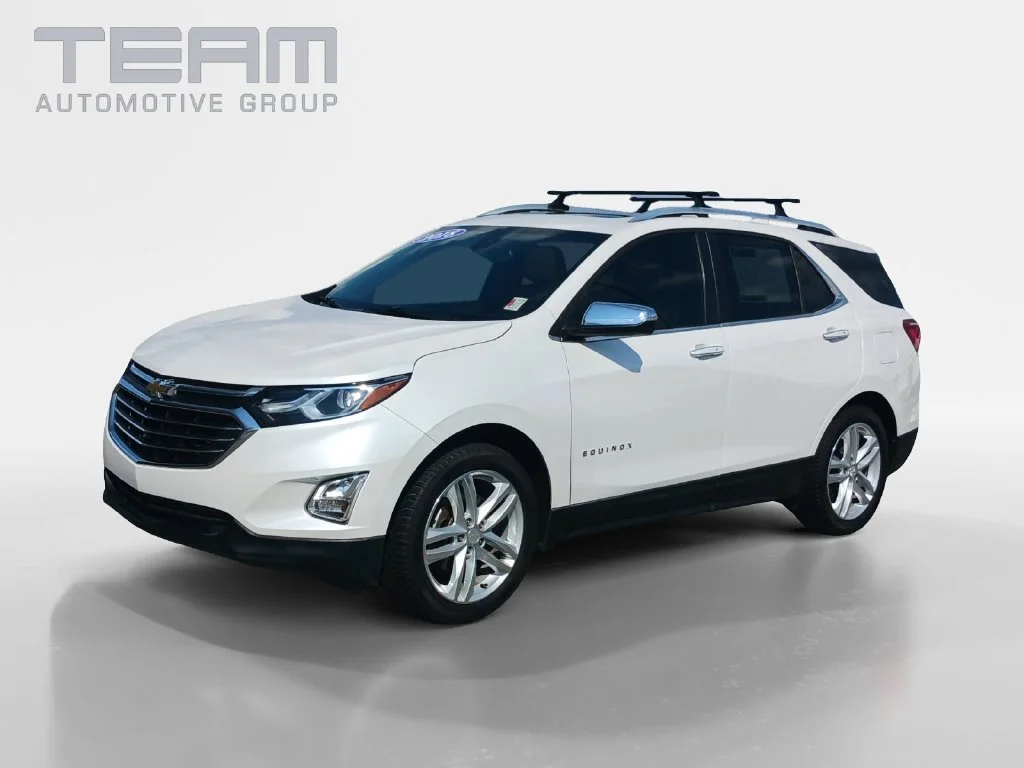 Used 2018 IRIDESCENT PEARL TRICOAT Chevrolet Premier image 3
