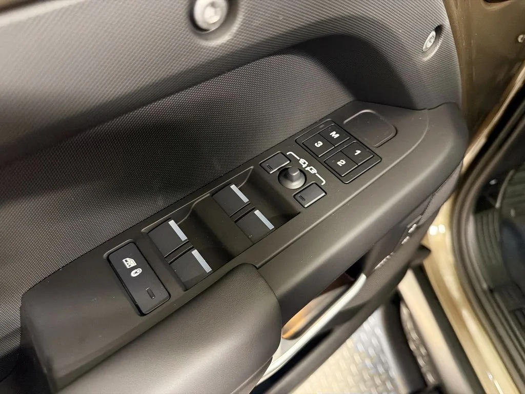 New 2026 Gondwana Stone Metallic Land Rover X-Dynamic SE image 19