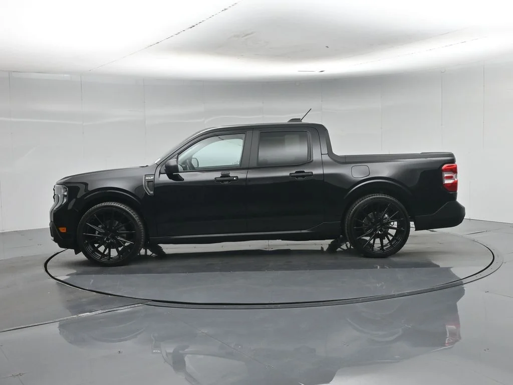 New 2026 Shadow Black Ford XLT image 24