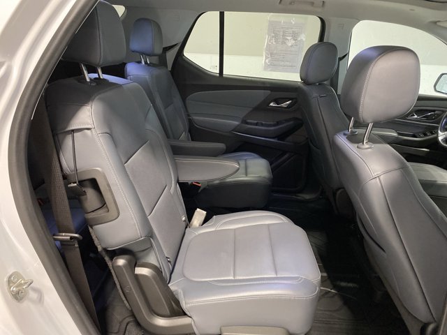 Used 2021 Iridescent Pearl Tricoat Chevrolet Premier image 28