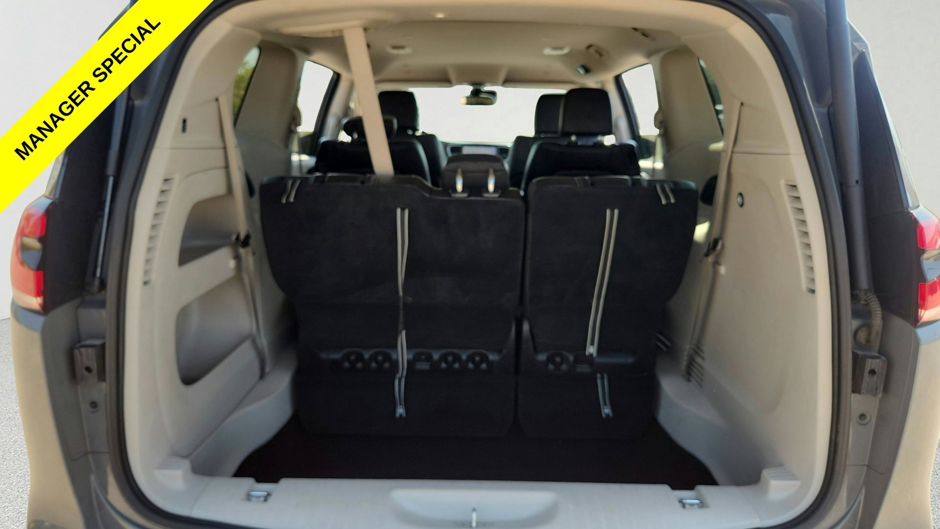 Used 2023 Gray Chrysler Touring L image 26