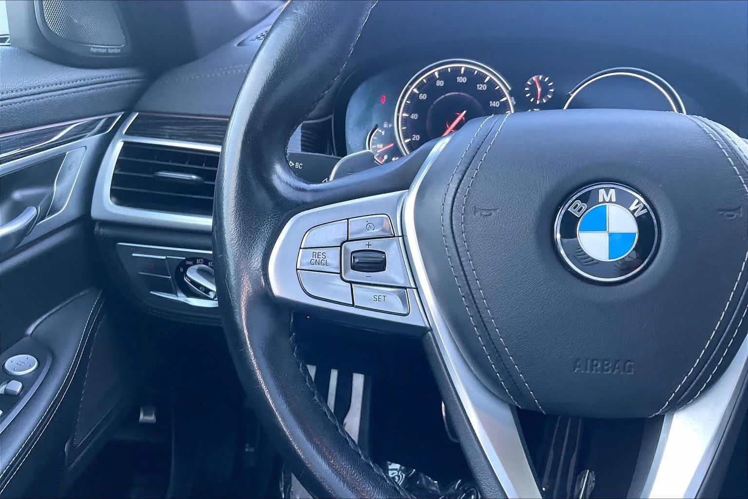 Used 2019 Mineral White Metallic BMW 750i xDrive image 23