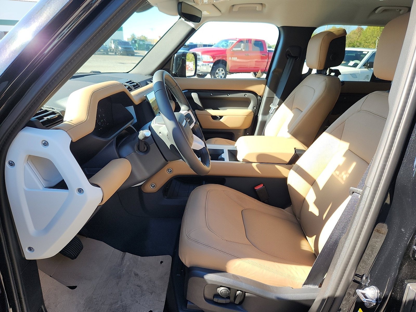 New 2026 Santorini Black LAND ROVER S image 11