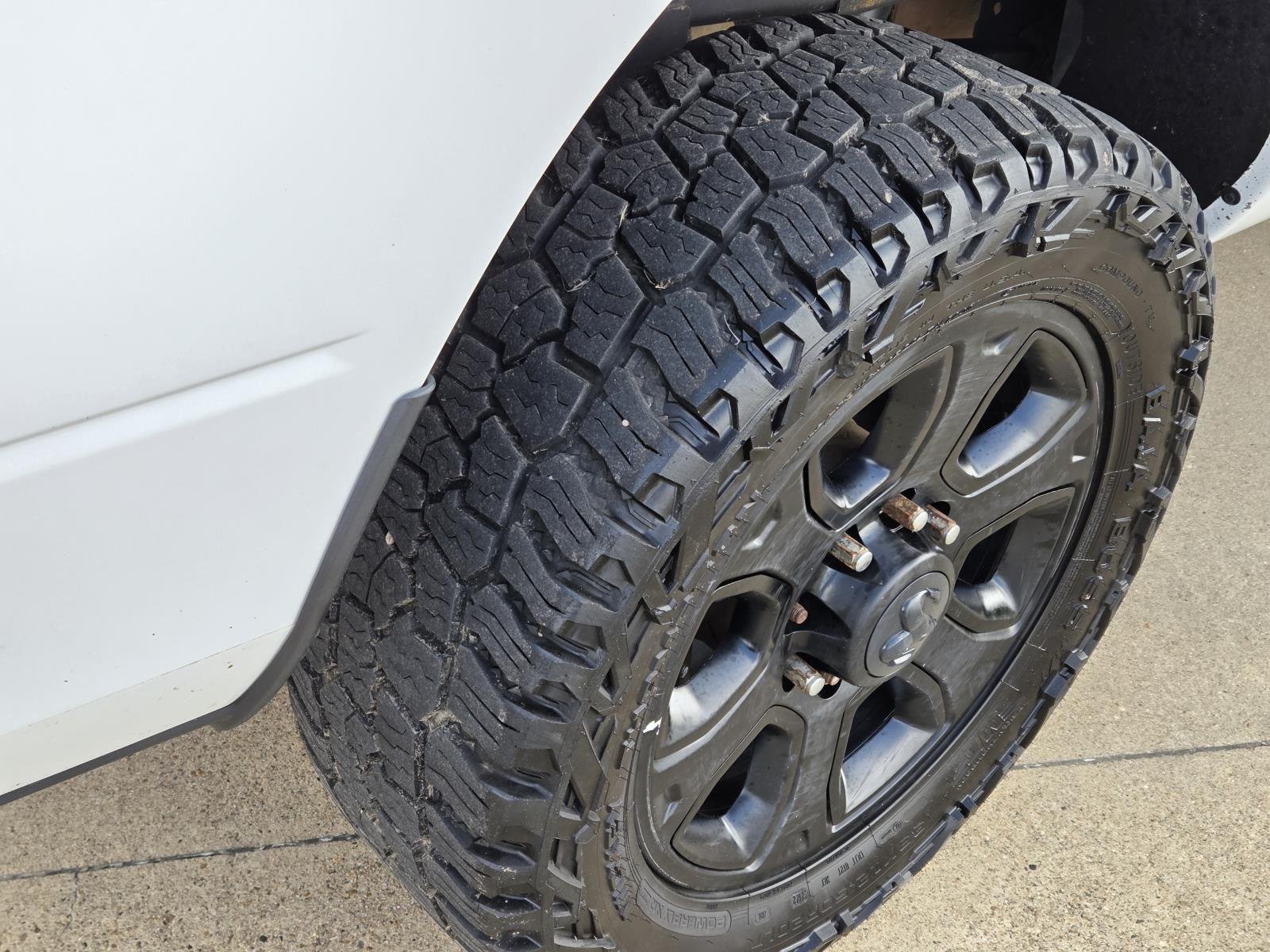 Used 2015 Bright White Clearcoat Ram SLT image 11