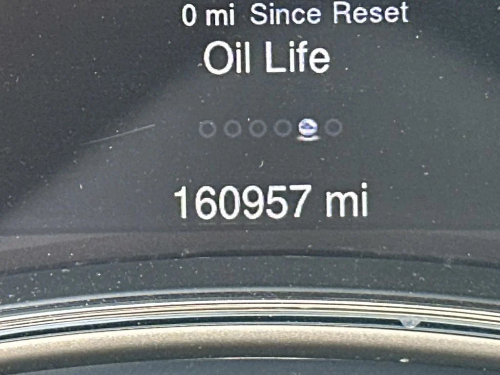Used 2015 White/off-white Jeep Laredo image 28