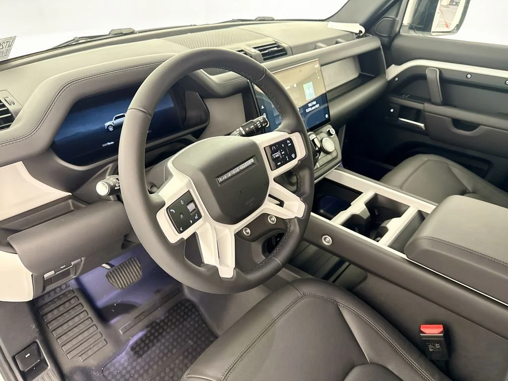 New 2026 Fuji White Land Rover X-Dynamic SE image 9