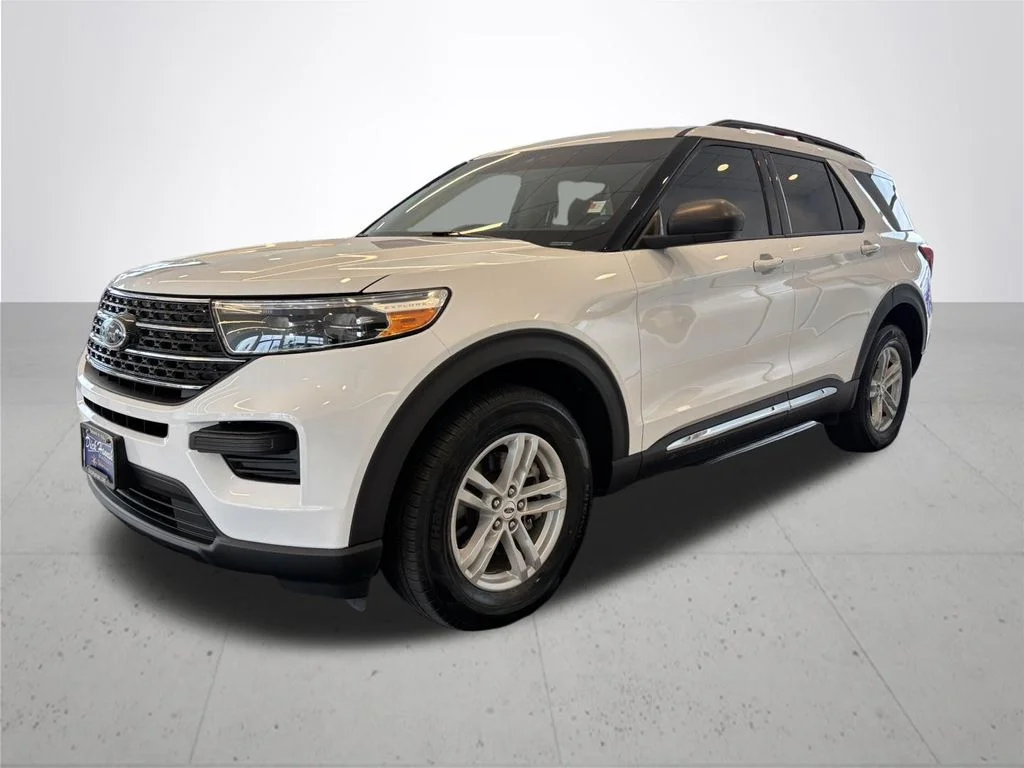 Used 2024 White Ford XLT image 2