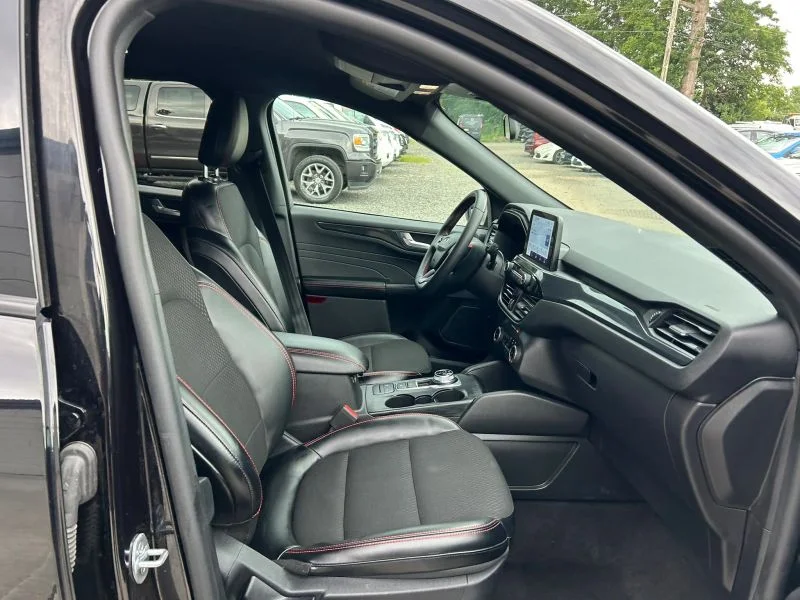 Used 2025 Black Ford ST-Line Sport Utility 4D image 22