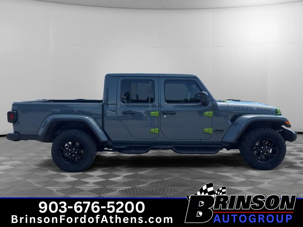 Used 2025 Anvil Clearcoat Jeep Texas Trail image 4