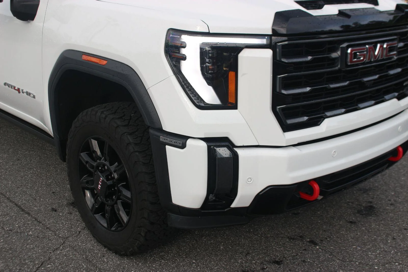 Used 2024 Summit White GMC AT4 image 9