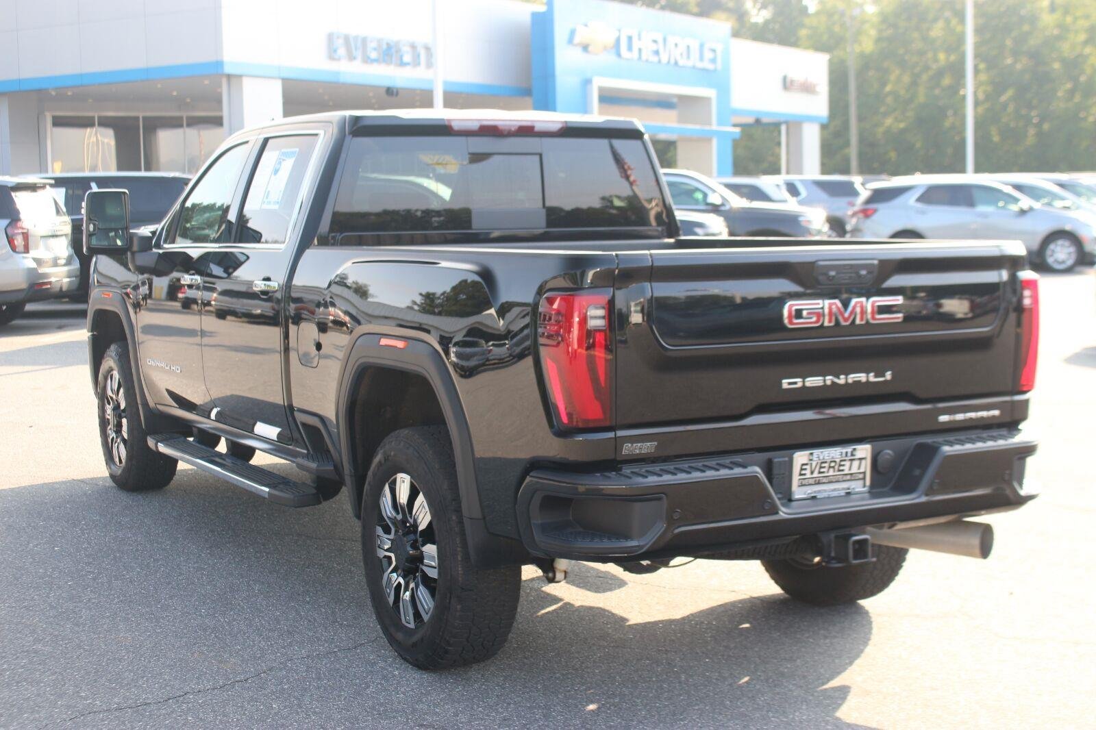 Used 2025 Onyx Black GMC Denali image 5