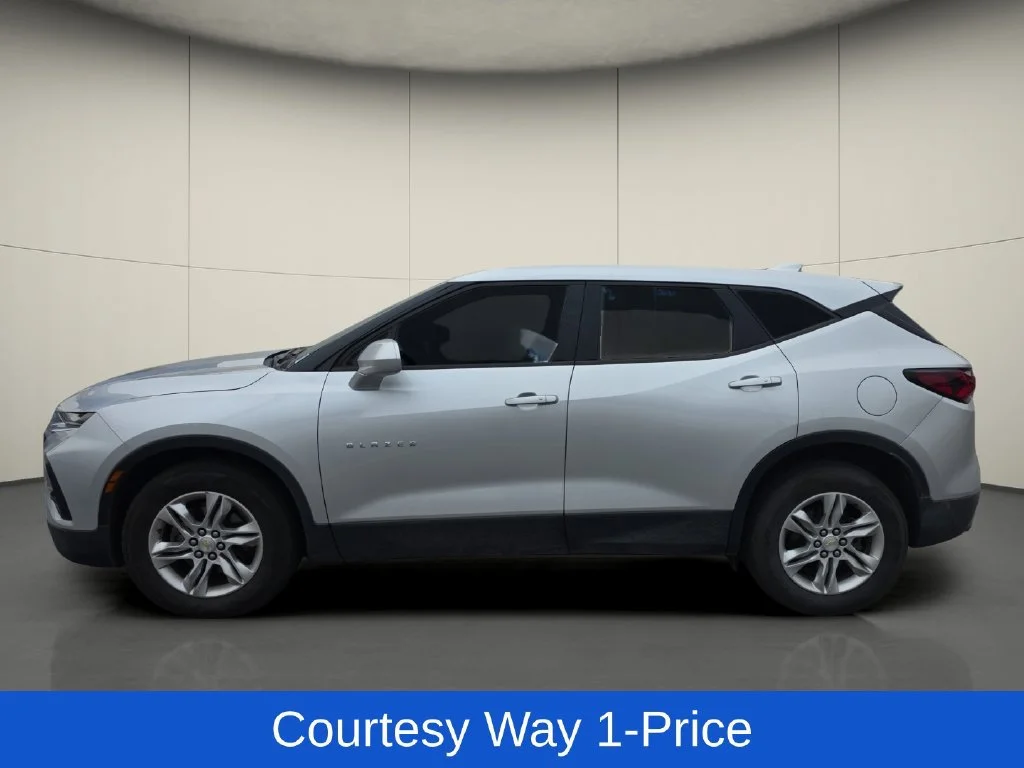 Used 2020 SILVER ICE METALLIC Chevrolet LT image 5