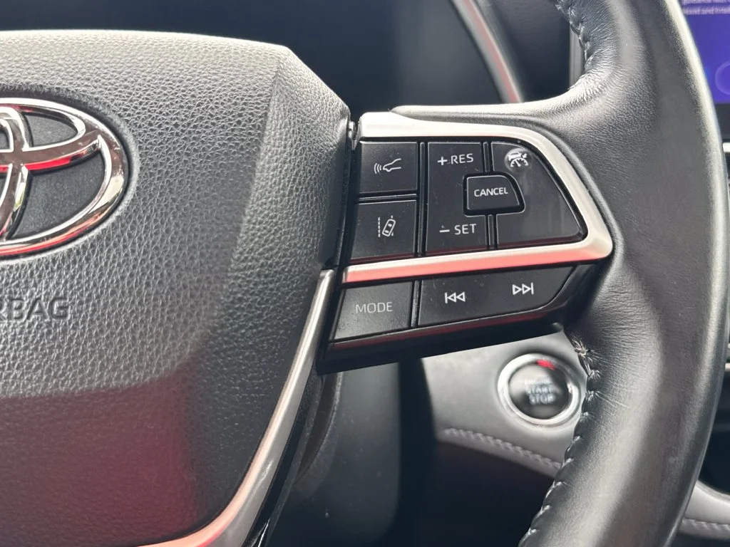 Used 2023 Beige Toyota XLE image 21