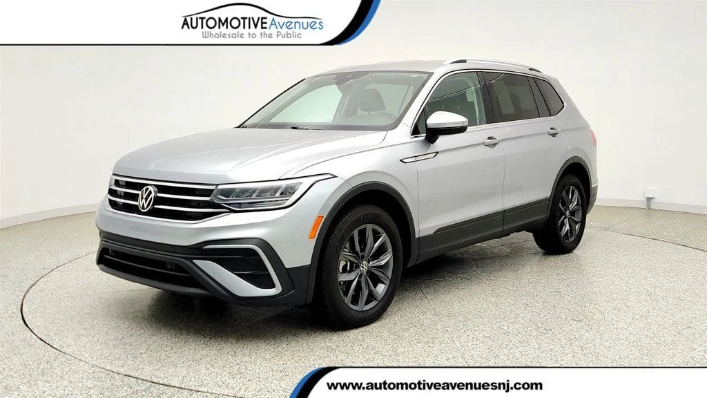 2023 Volkswagen Tiguan 2.0T SE's photo