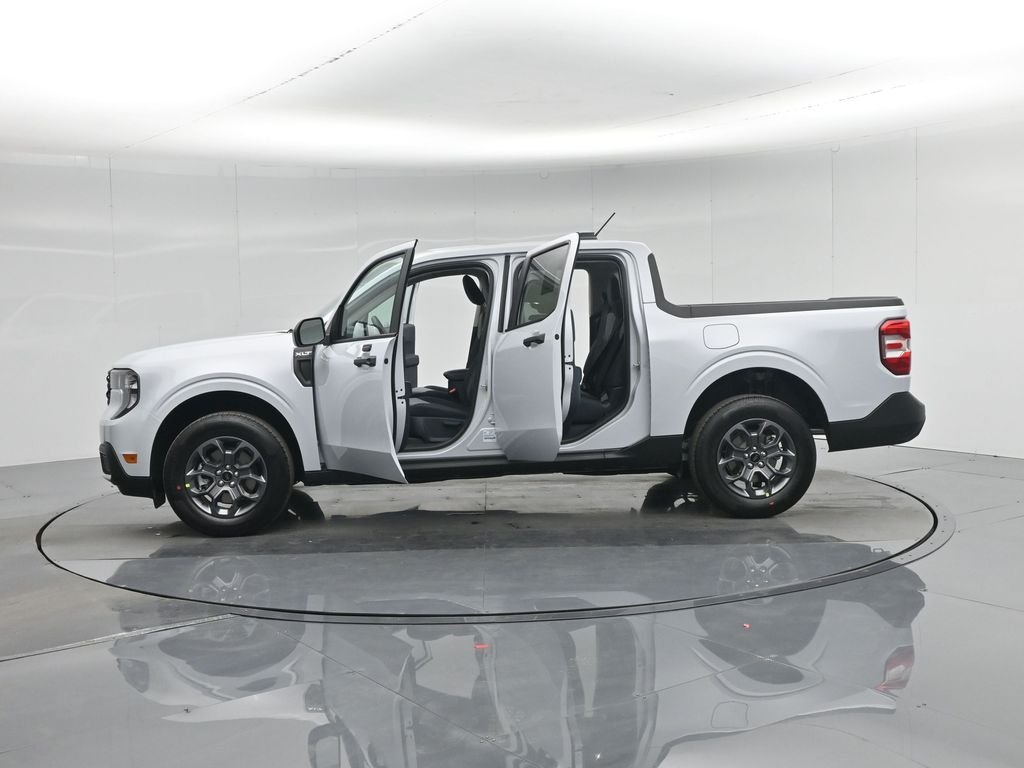 New 2026 Space White Metallic Ford XLT image 33