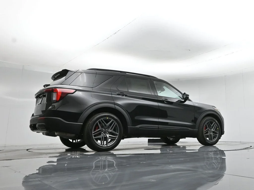 New 2026 Agate Black Metallic Ford ST-Line image 48