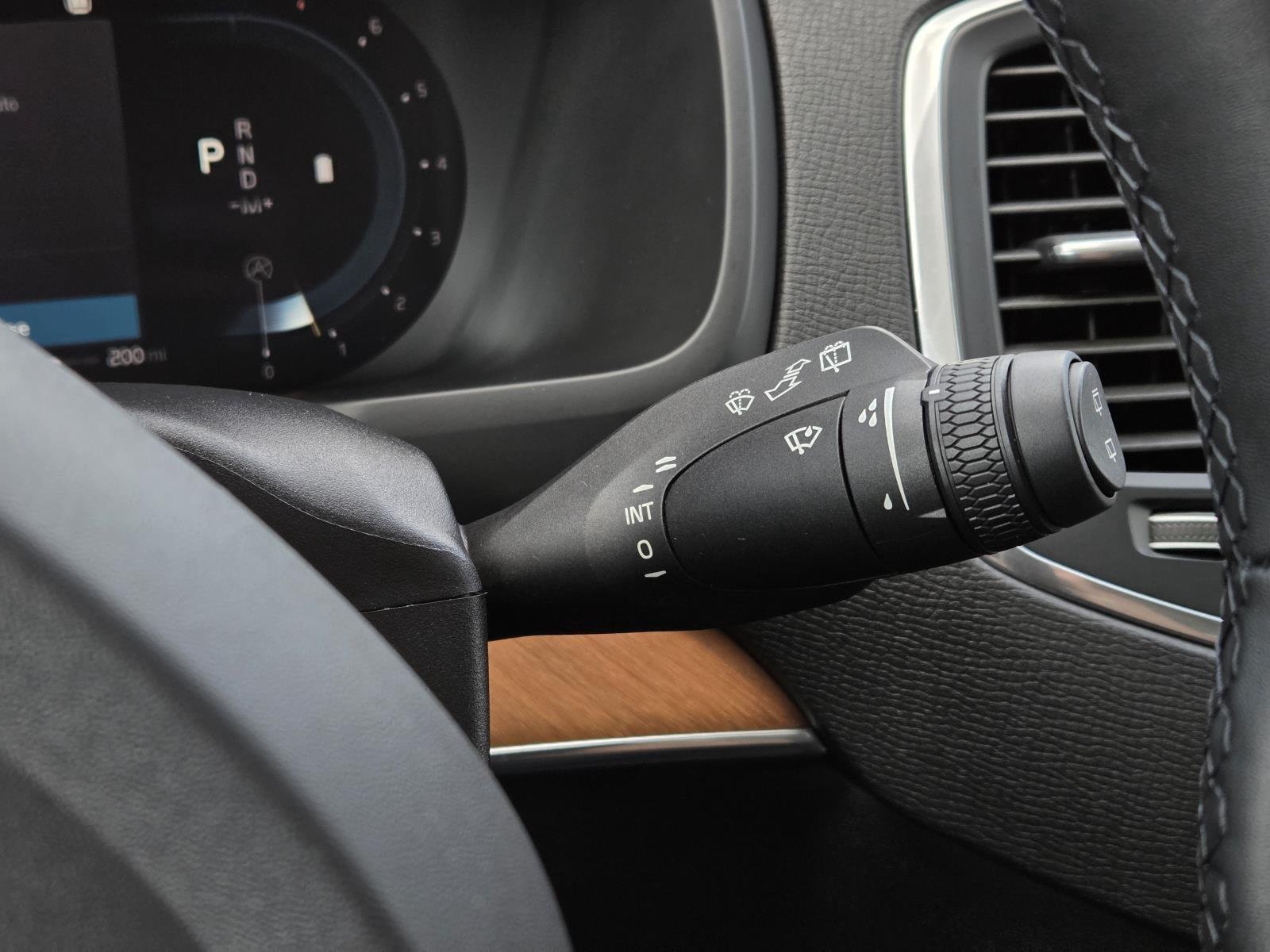 Used 2023 Bright Dusk Metallic Volvo Core image 22