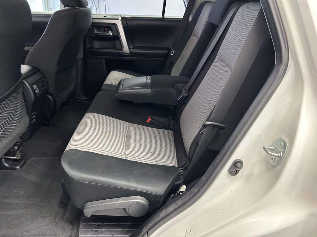 Used 2019 White Toyota SR5 image 15