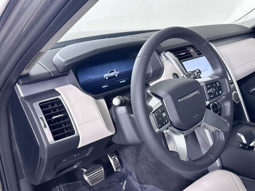 Certified Used 2025 Silver Land Rover Dynamic SE image 14