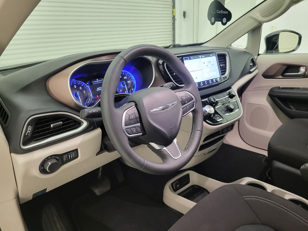 Used 2024 White Chrysler LX image 26