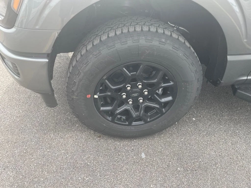 New 2026 Carbonized Gray Metallic Ford XLT image 9