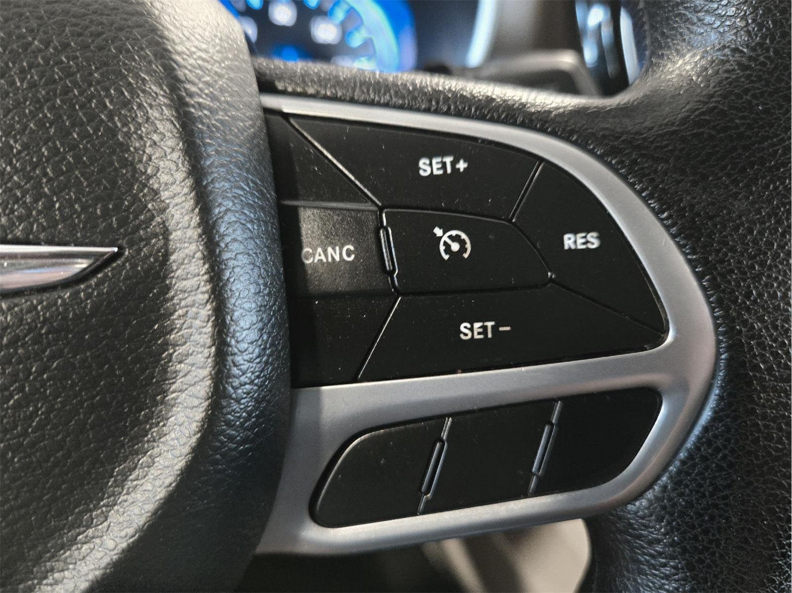 Used 2019 GRAY CHRYSLER L image 14