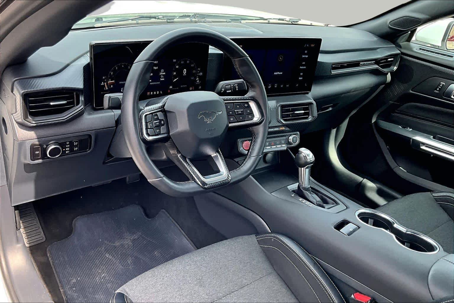 Used 2025 Oxford White Ford EcoBoost image 18