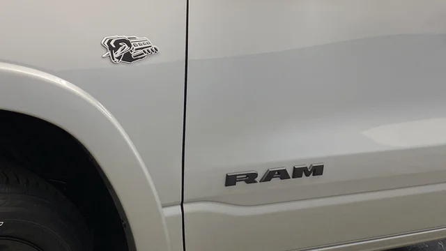 New 2026 Silver Zynith Exterior Paint RAM Big Horn/Lone Star image 47