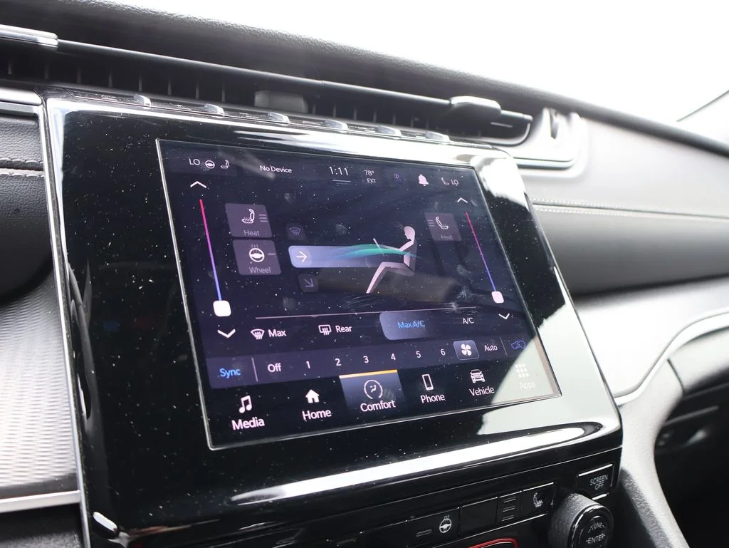 Used 2025 Black Jeep Altitude image 33
