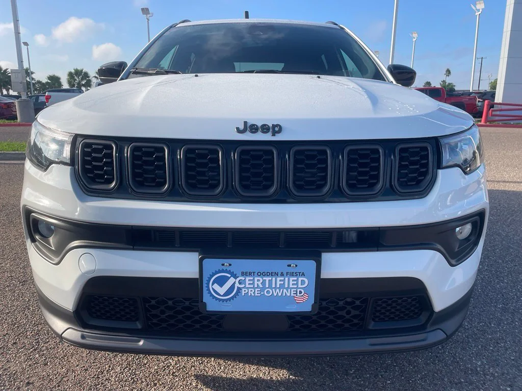 Used 2026 White Jeep Latitude image 7